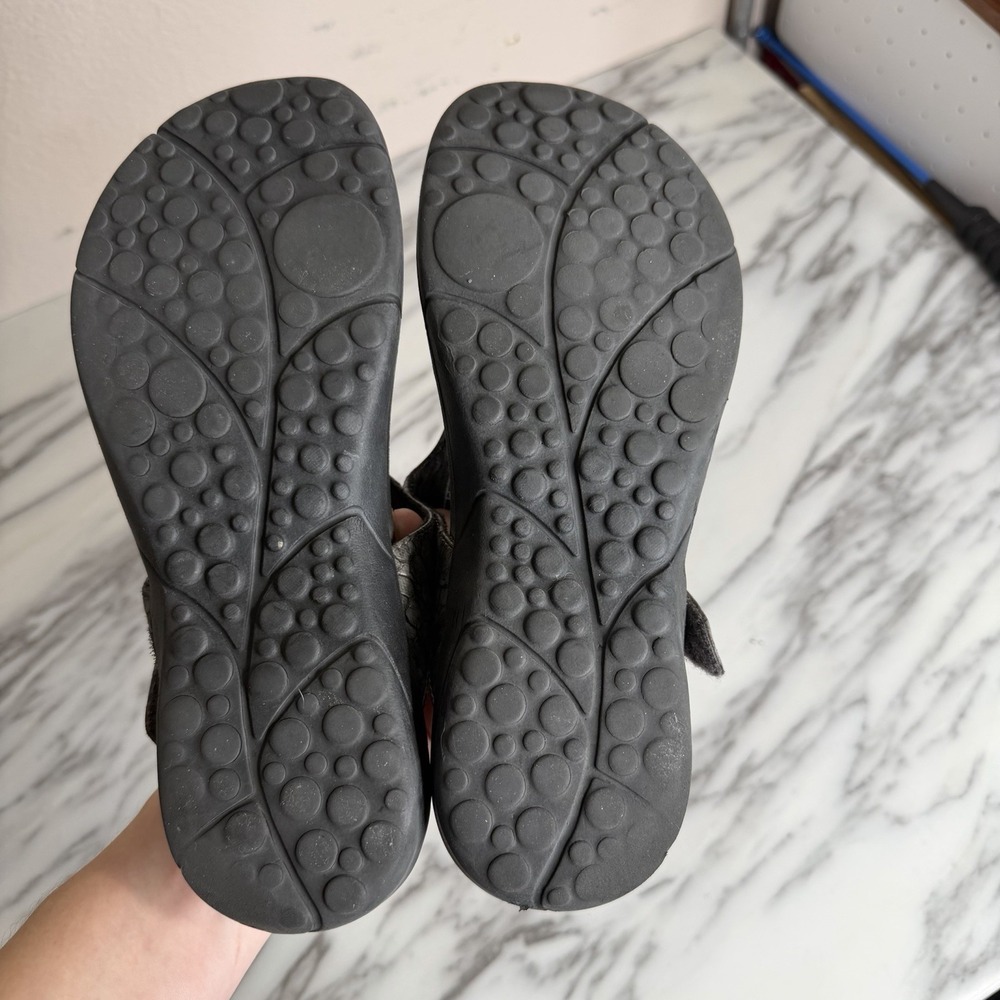 Taos Women's Solo Black Sandal Size 7 Thong Sandals Arch Support Comfort Gray - Picture 6 of 8